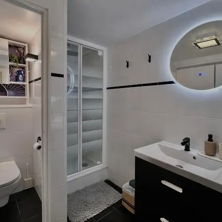 Apartman St Louis - Cosy Lit Queen A 5min Du Chateau Versailles